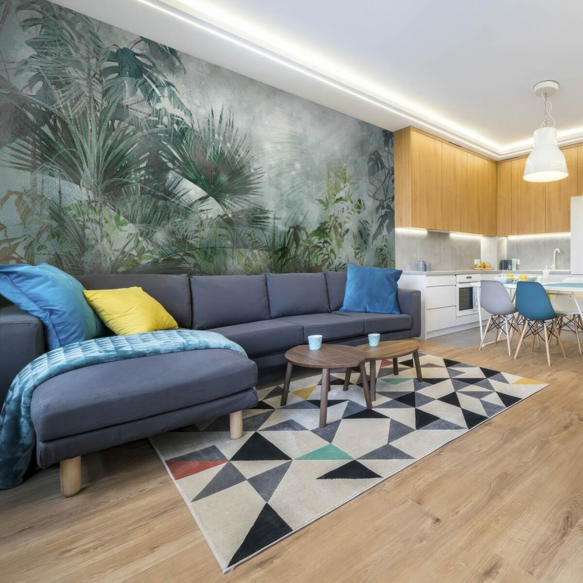 Papier peint matinée tropicale sur l'eau enveloppée de brume