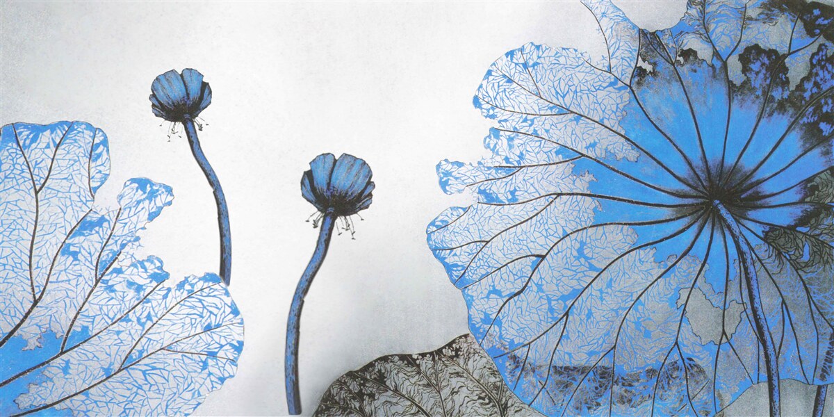 Papier peint coquelicots brumeux avec bourgeons bleus