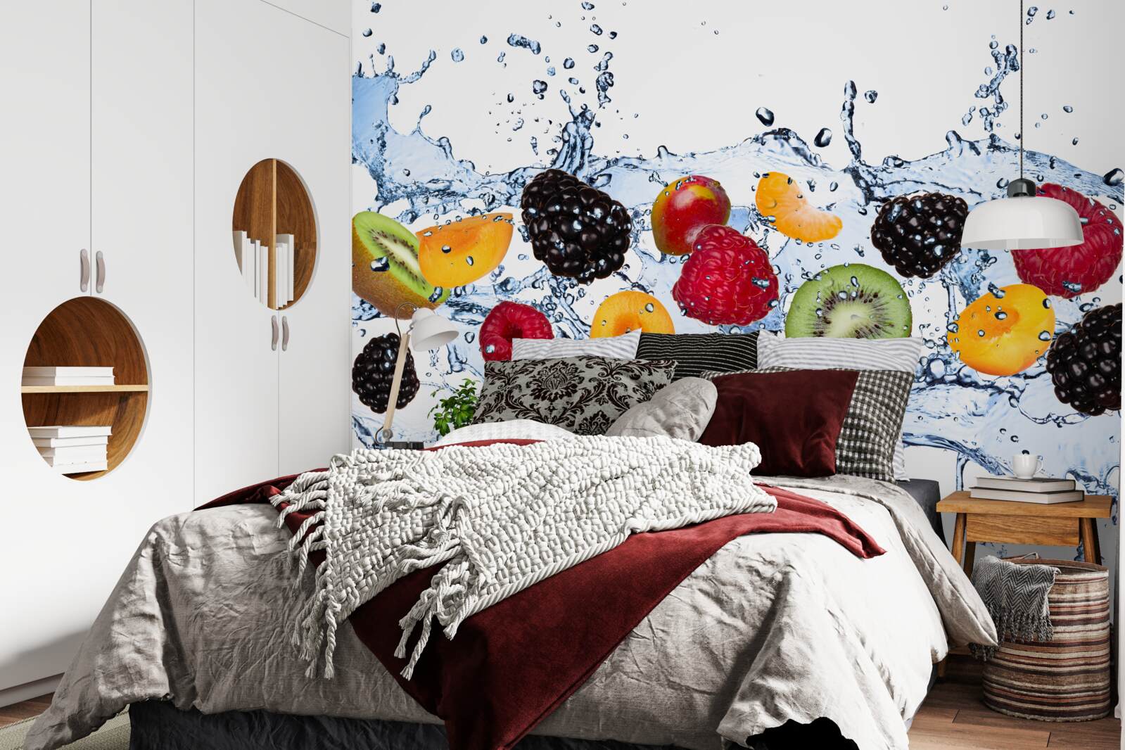 Papier peint les fruits coupés en morceaux et flottant dans l'eau étaient saturés d'humidité