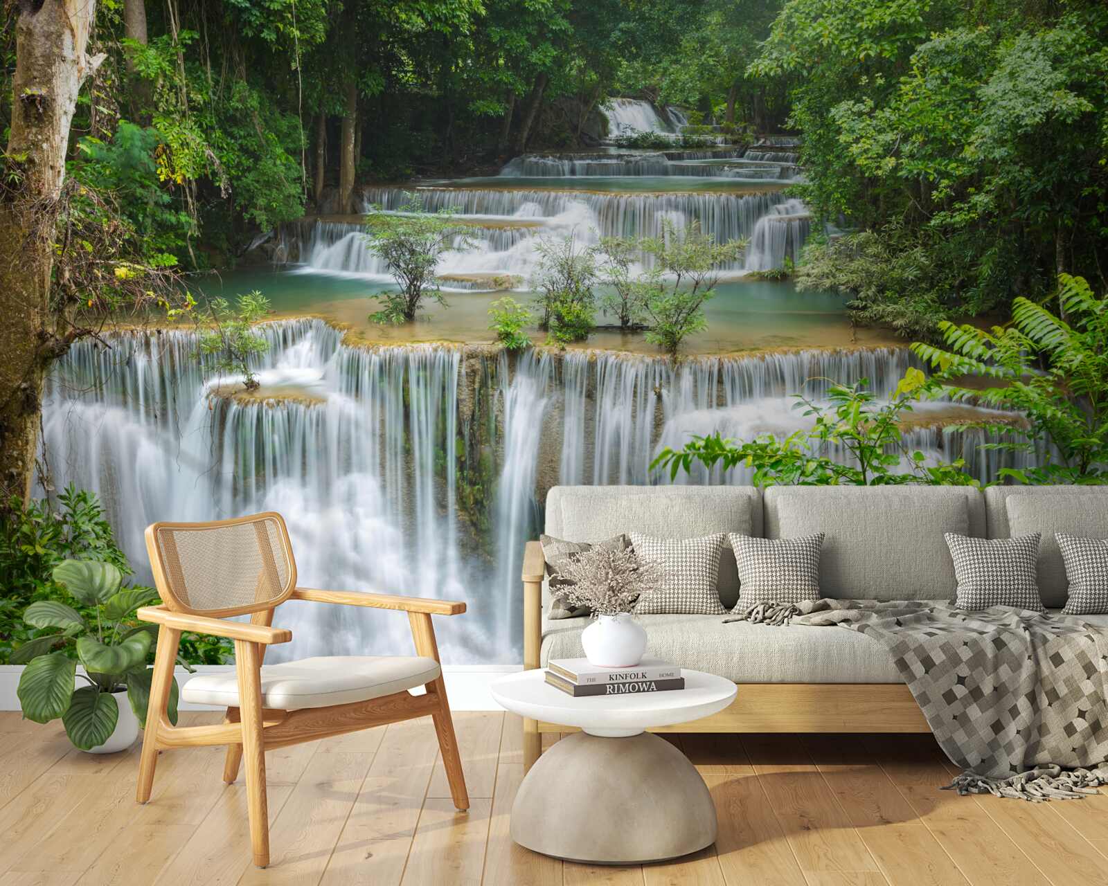 Papier peint une cascade majestueuse d'où l'eau tombe rapidement avec un bruit assourdissant