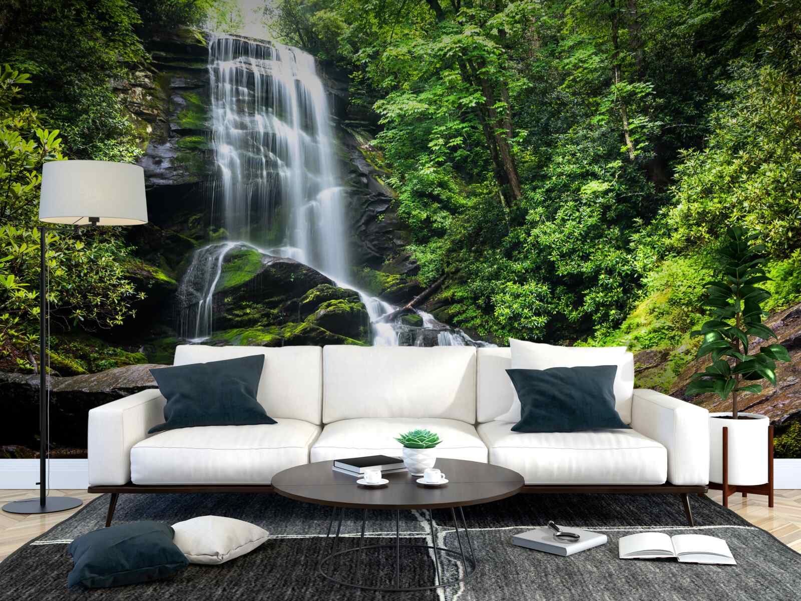 Papier peint les eaux de la cascade de la montagne tombent rapidement dans la forêt