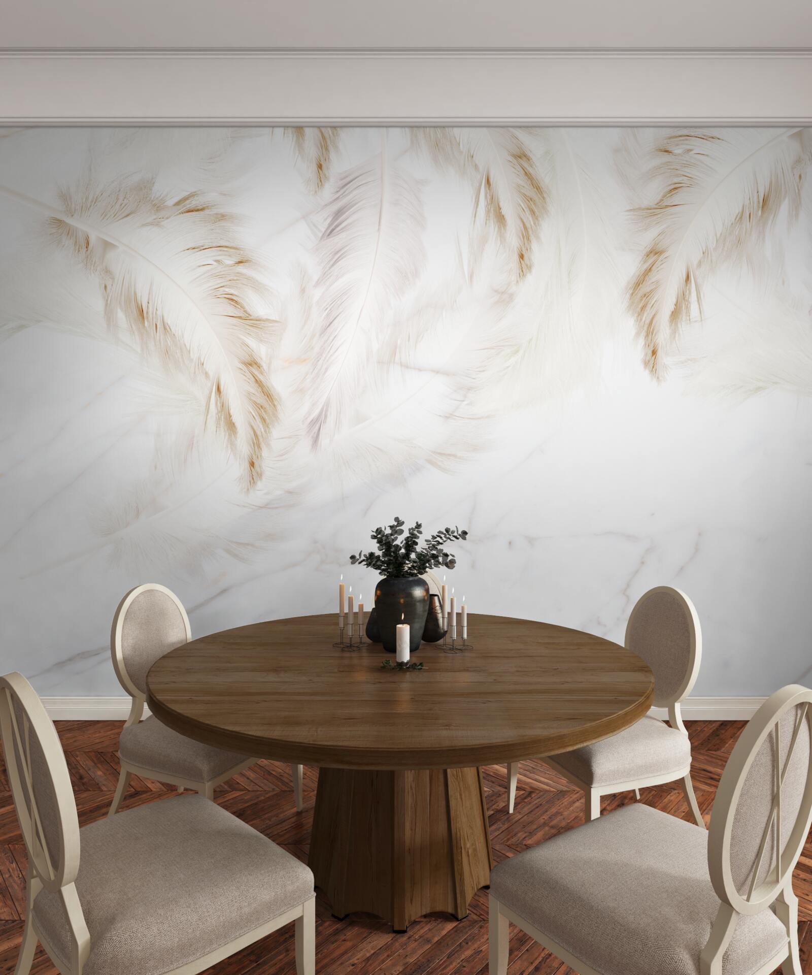 Papier peint fond clair avec des sections de plumes d'or