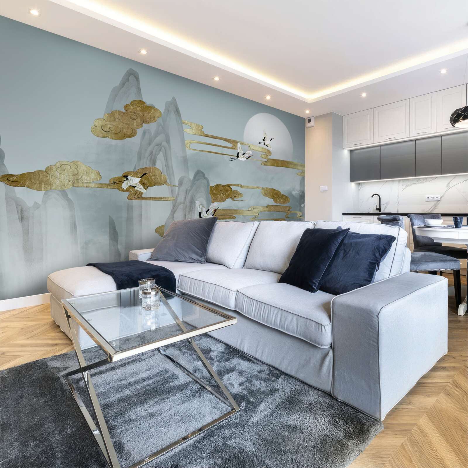 Papier peint Les grues passent à côté des sommets gris