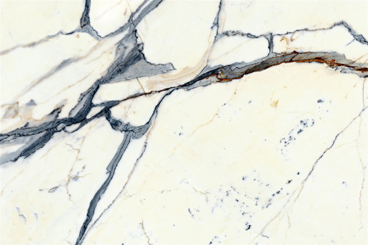 Papier peint marbre clair avec infusions noires