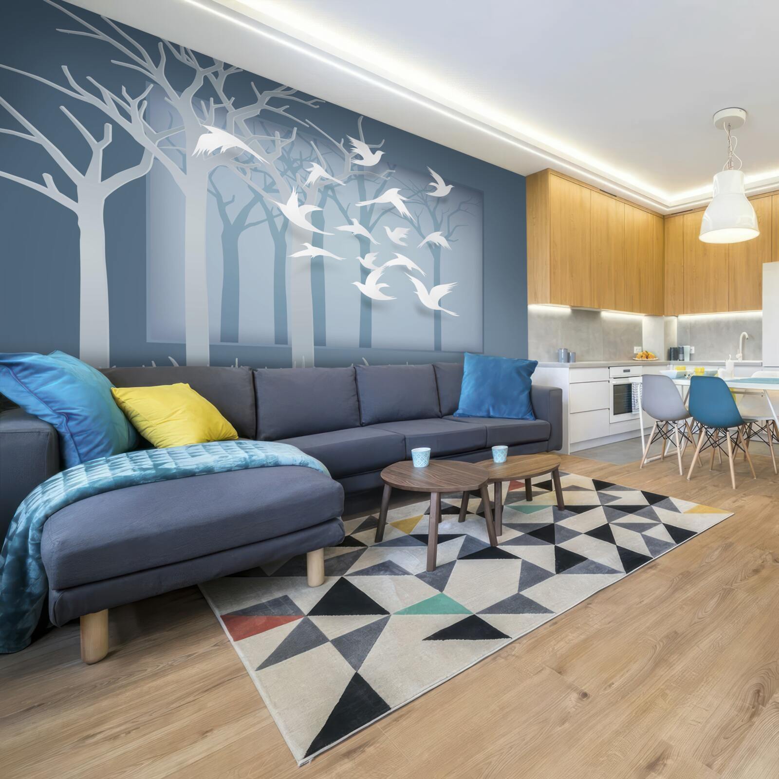 Papier peint un groupe d'oiseaux légers traverse le ciel au-dessus du maquis nocturne