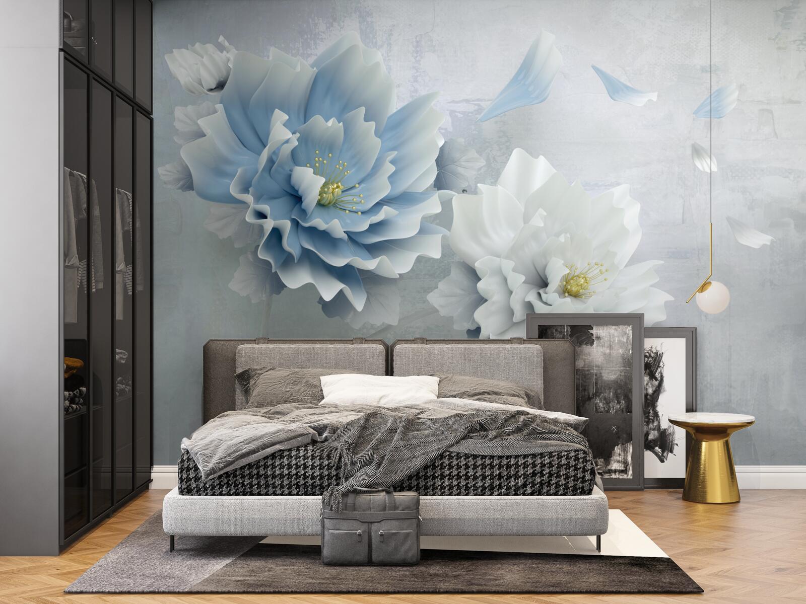 Papier peint image abstraite d'une fleur blanche et bleue sur fond de montagne