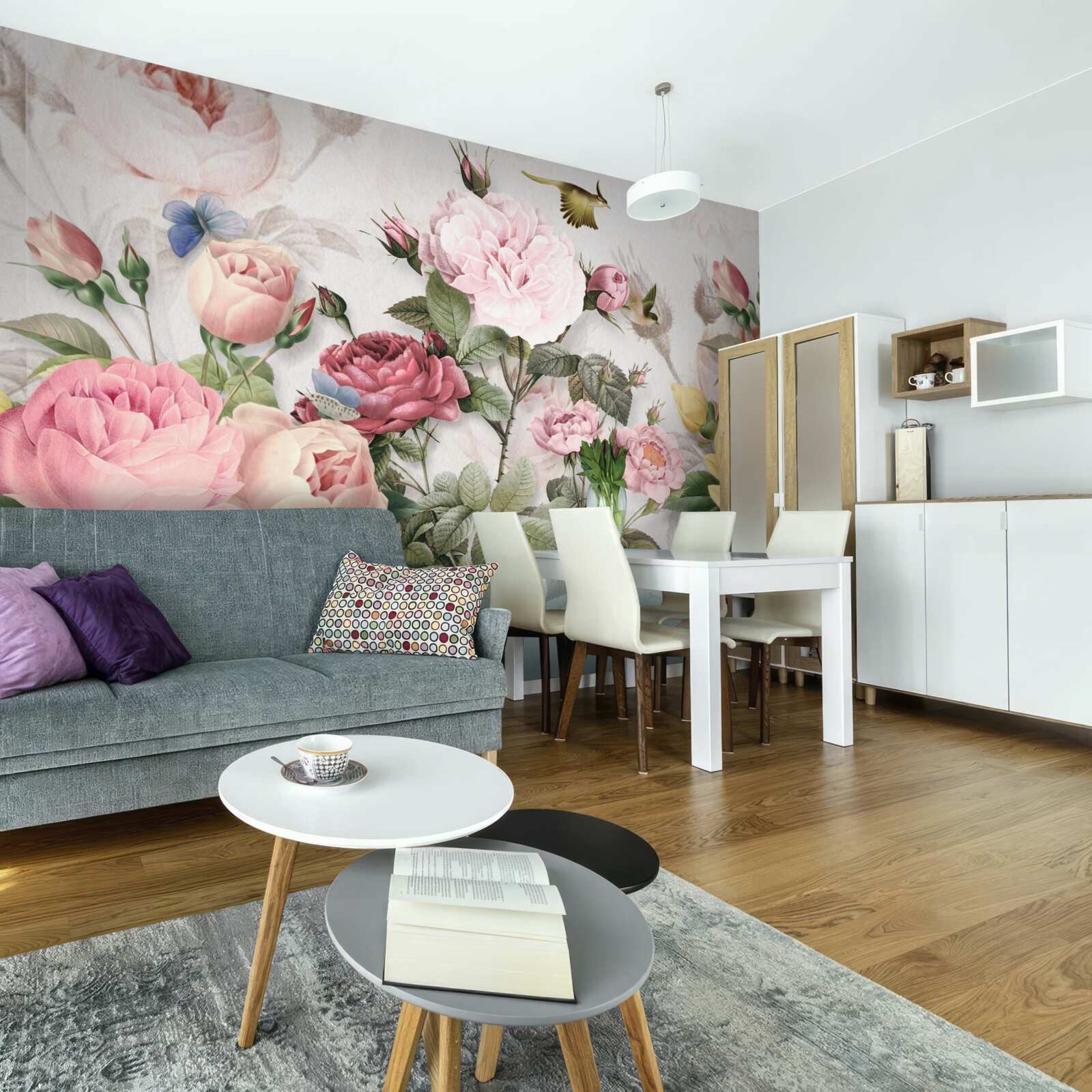 Papier peint un mélange explosif de verts et de fleurs d'été