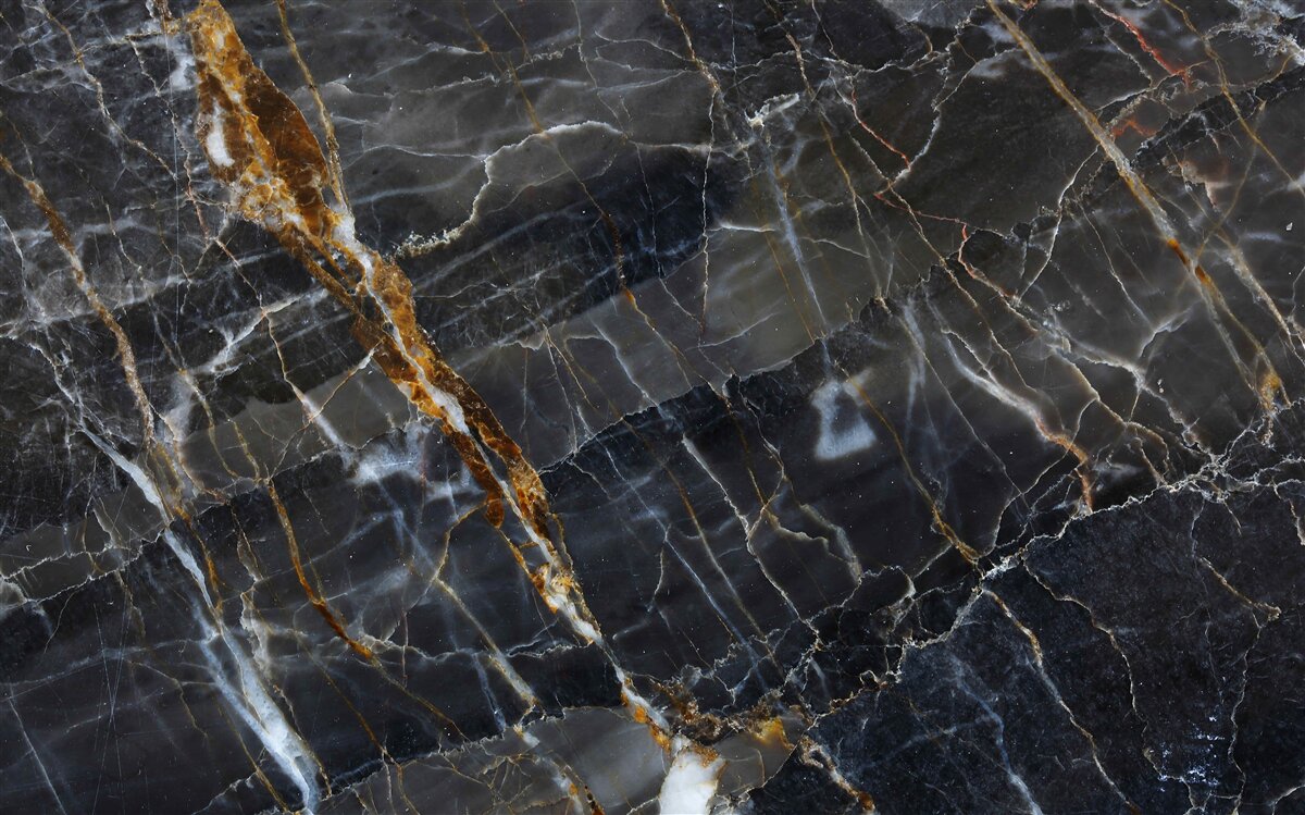 Papier peint marbre peint en noir et or