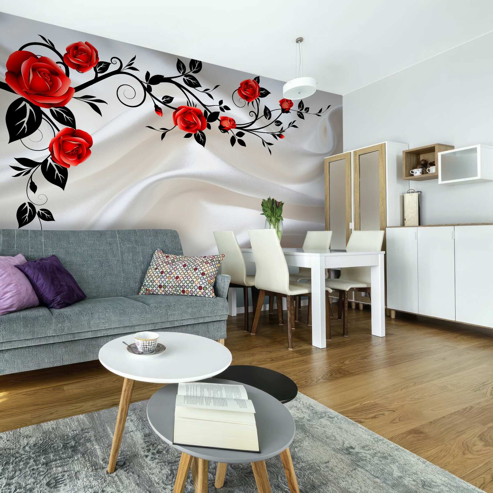 Papier peint le satin est décoré de roses