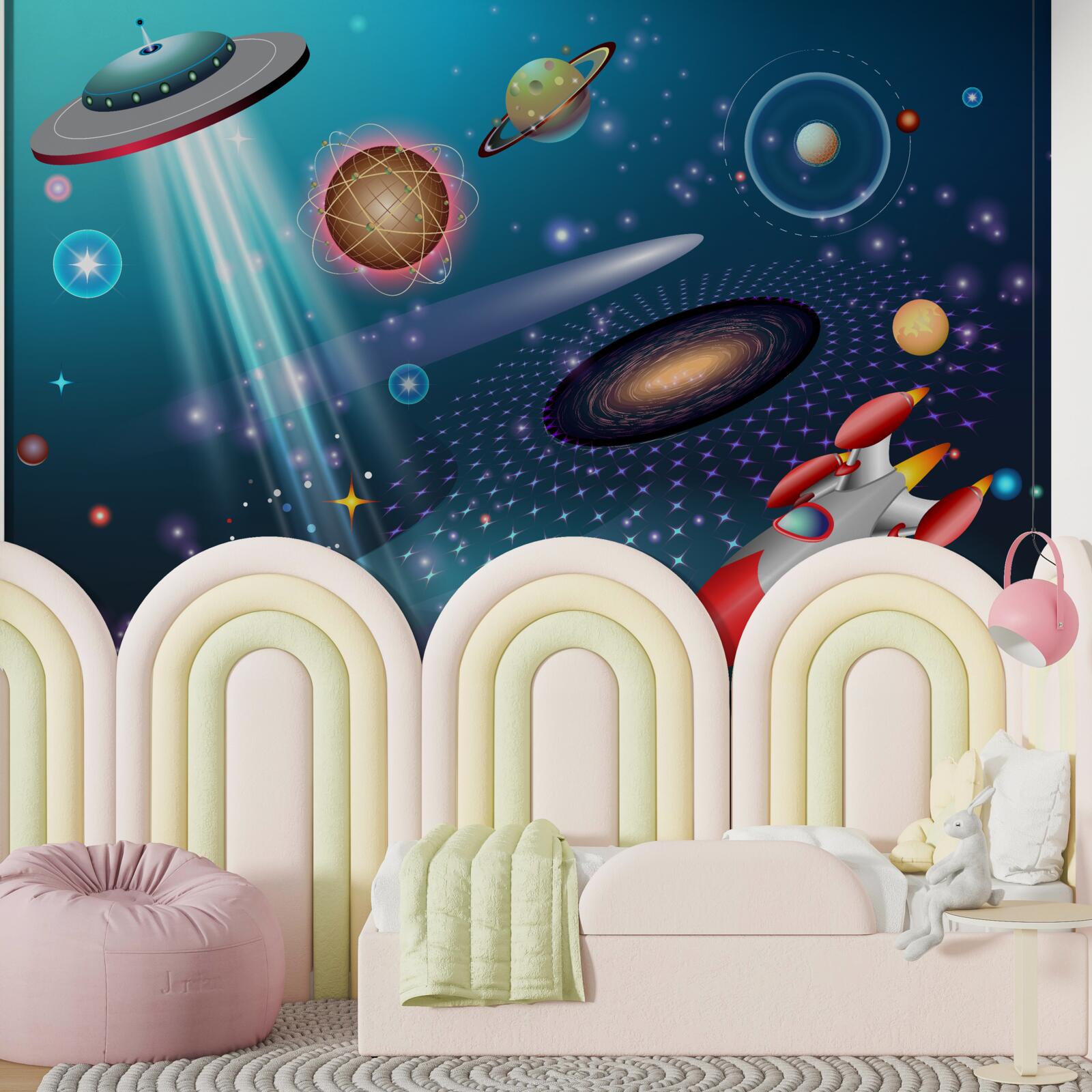 Papier peint parmi les planètes se trouvent une fusée et un ovni