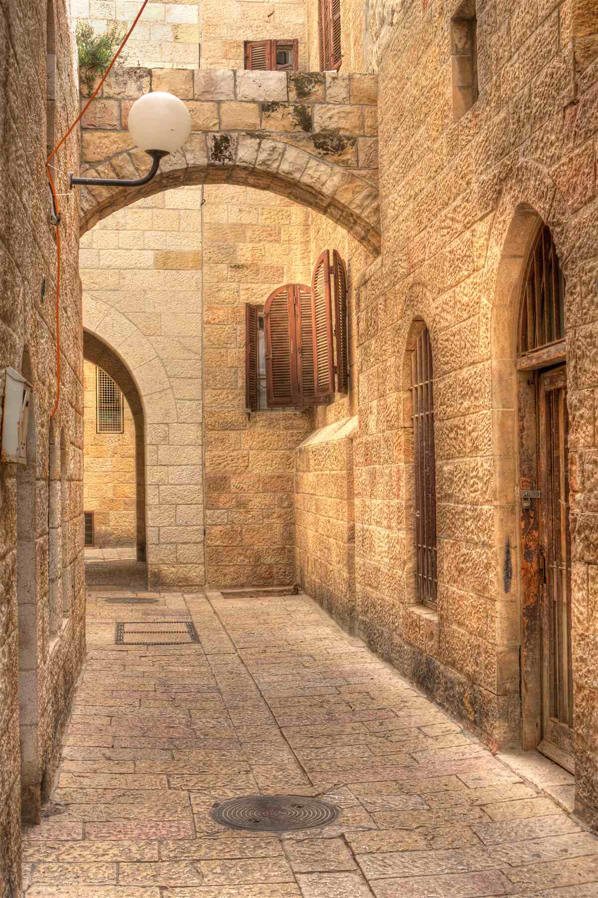 Papier peint arche en pierre dans la partie historique de la ville