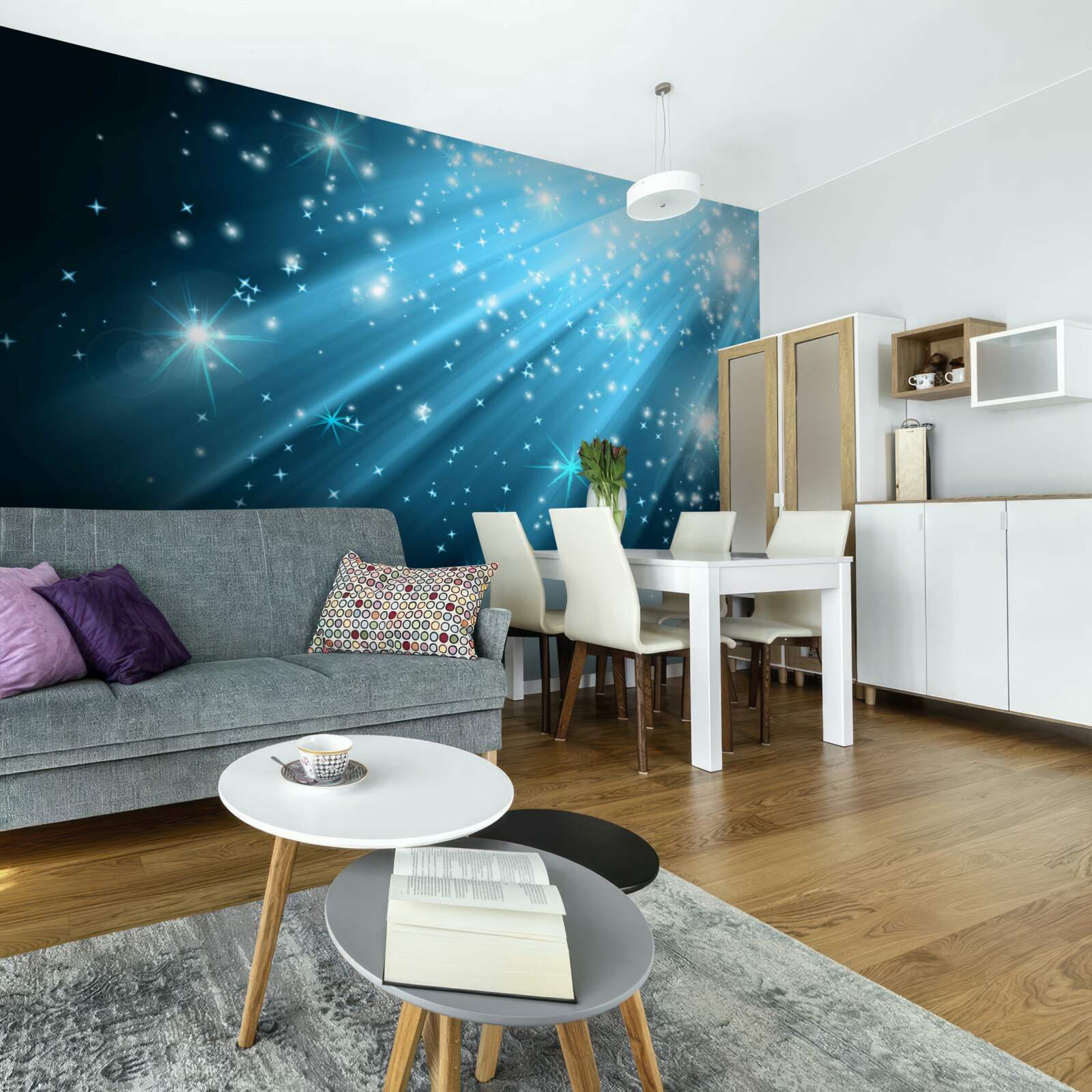 Papier peint Des rayons de lune brillants dans un ciel parsemé d'étoiles