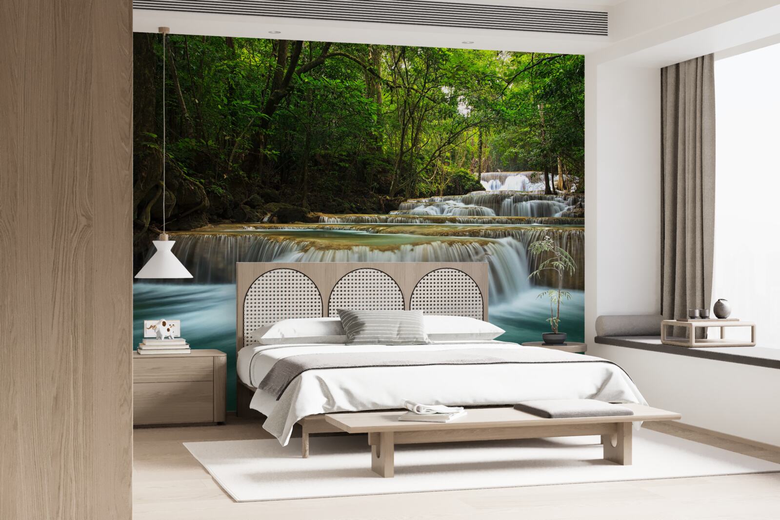 Papier peint un cours d'eau soudain qui coule dans une forêt dense