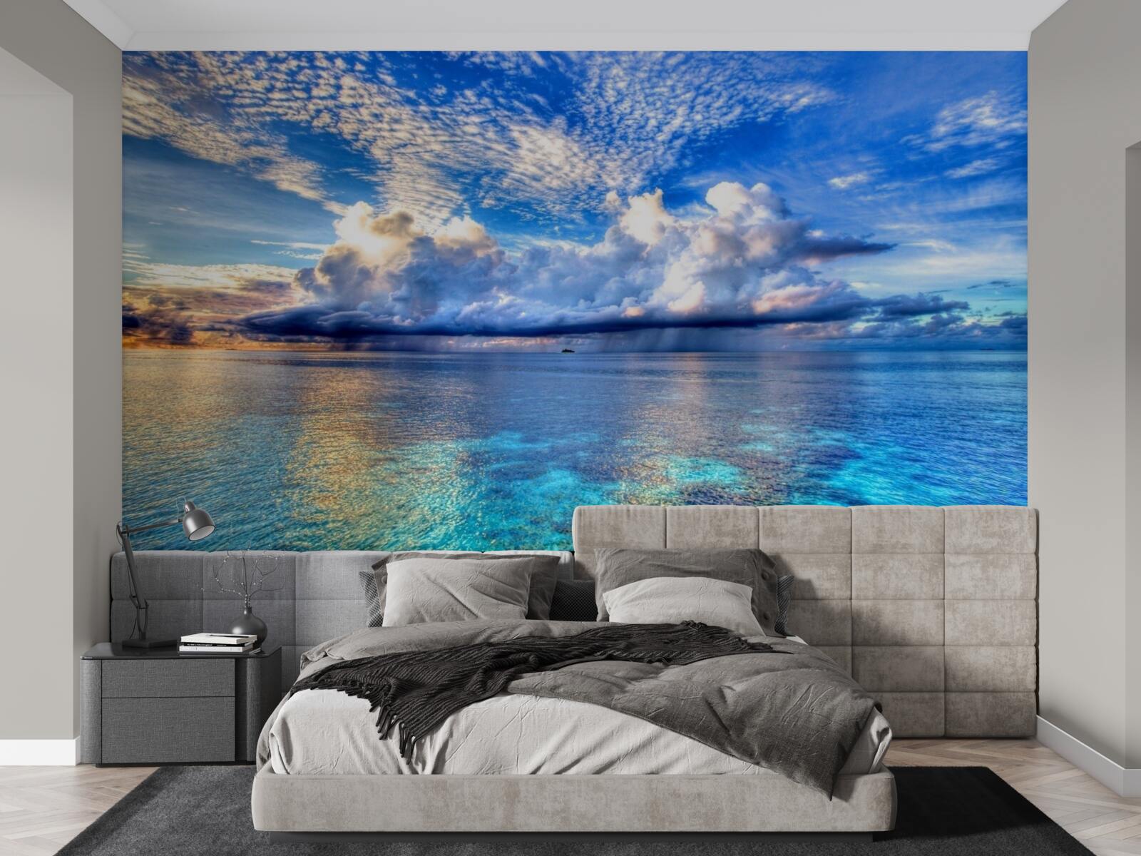 Papier peint les nuages flottent doucement sur la surface bleue de l'eau