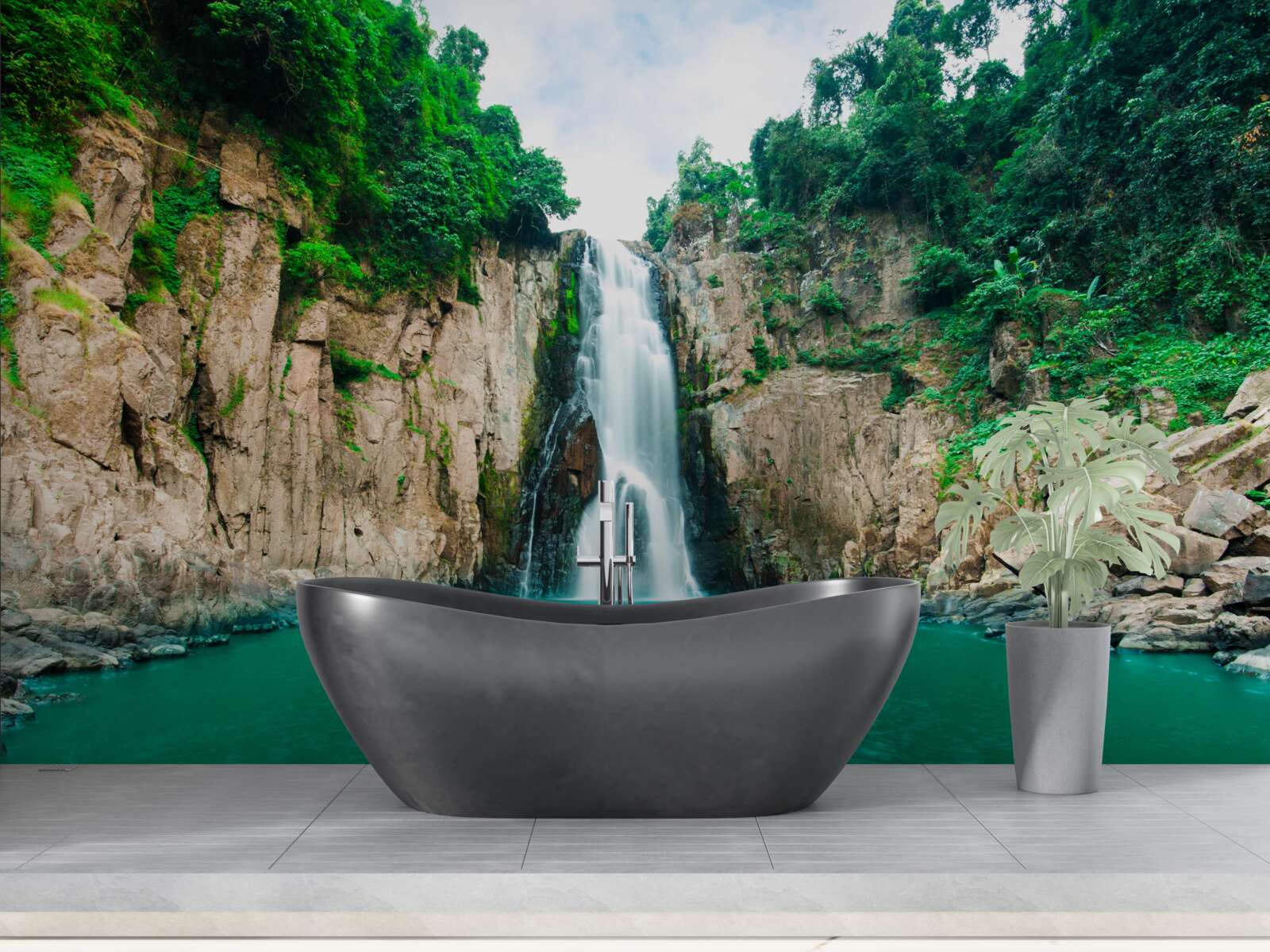 Papier peint haute chute d'eau dans les montagnes