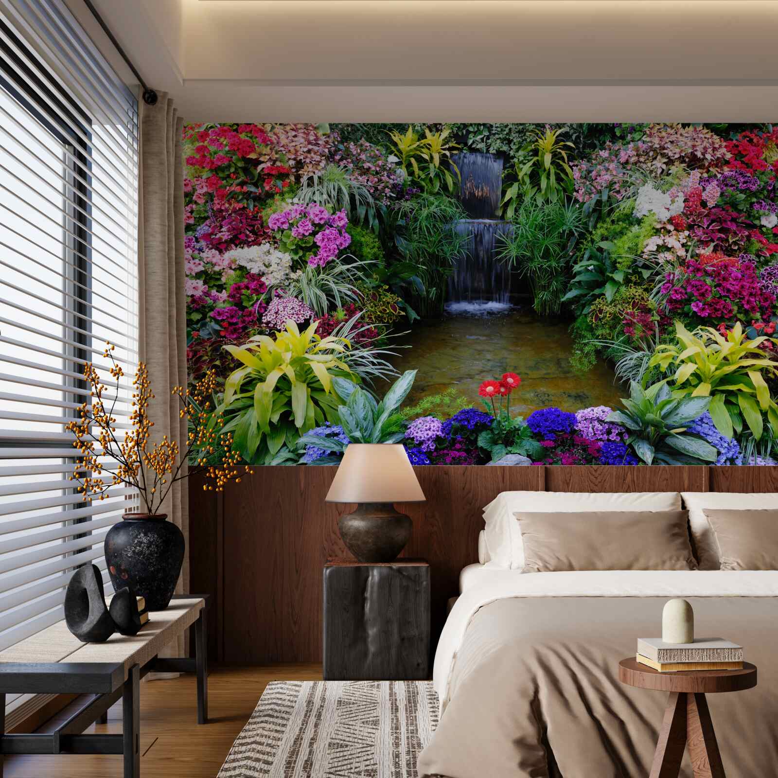 Papier peint fleurs tropicales près d'une cascade de montagne