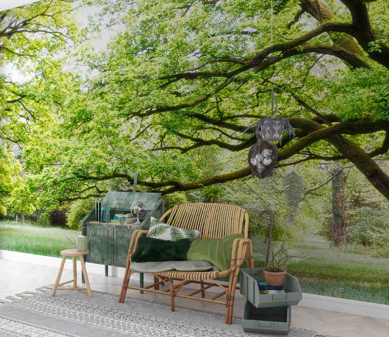 Papier peint vieil arbre aux feuilles vertes par une journée d'été