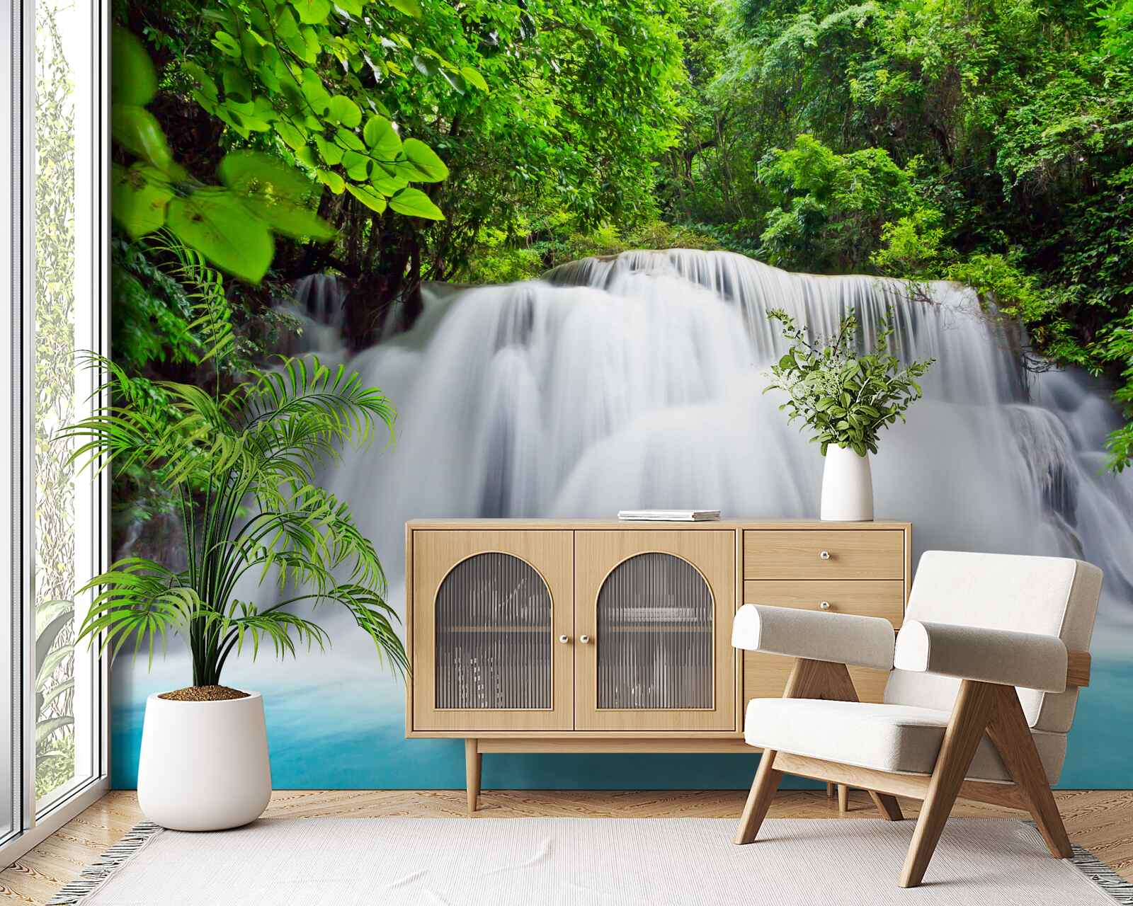 Papier peint cascade tombant rapidement au milieu de la forêt