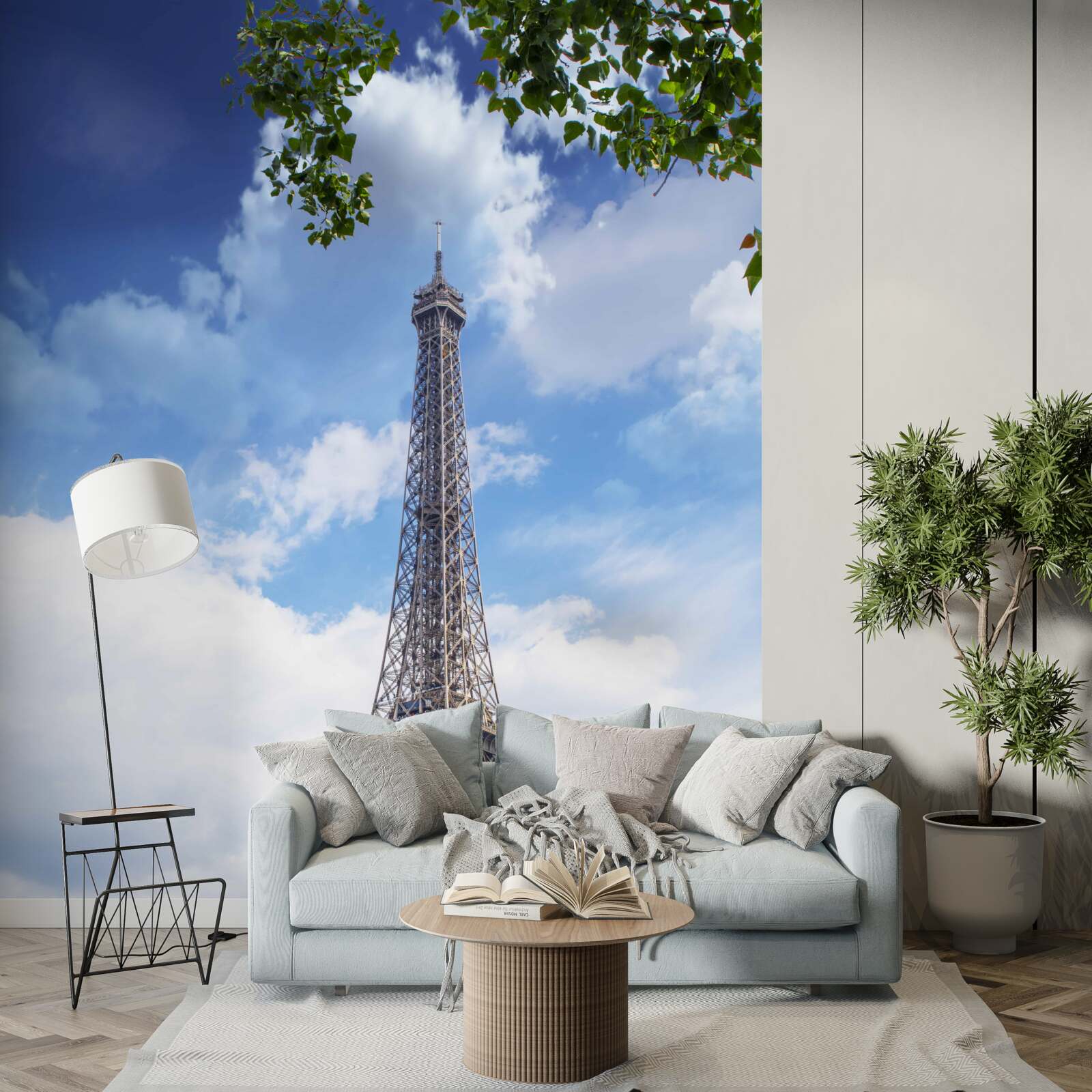 Papier peint la tour eiffel se dresse dans un ciel clair