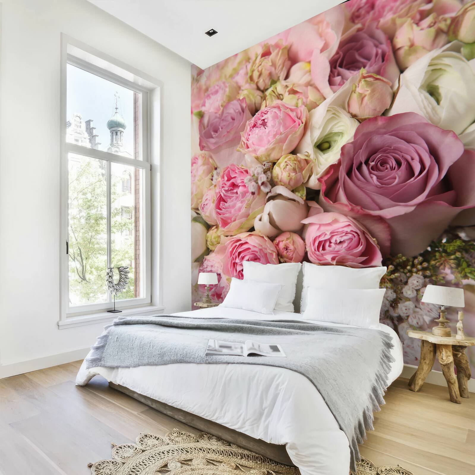 Papier peint composition de roses et de tulipes dans une forme inhabituelle