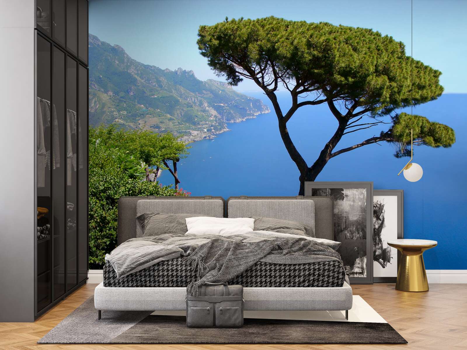 Papier peint un arbre solitaire au bord de la mer