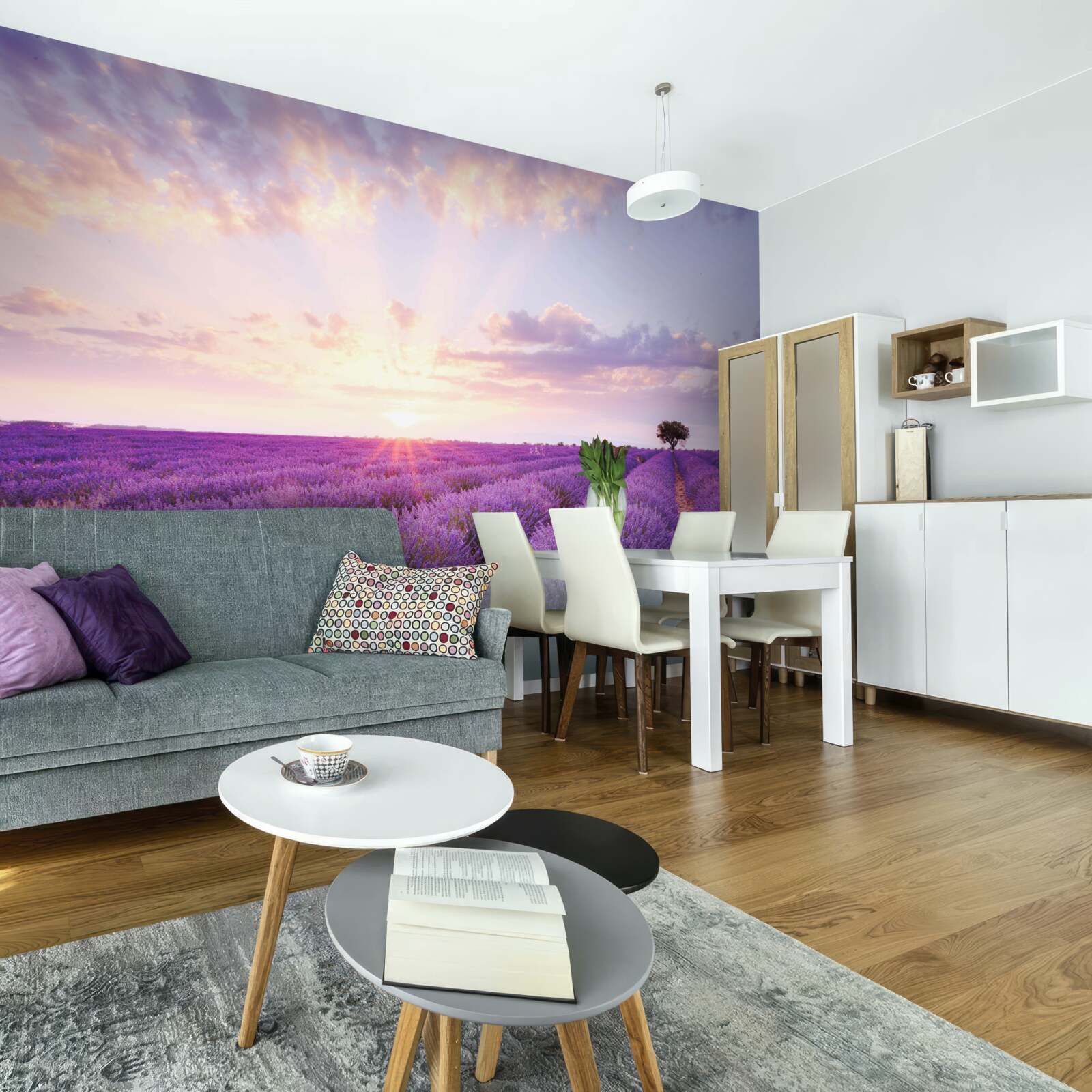 Papier peint un champ de lavande rempli d'arômes