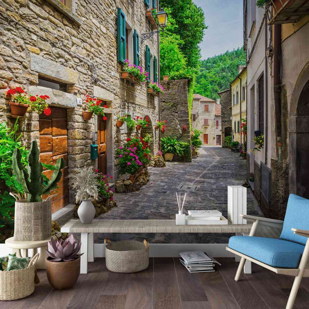 Papier peint vieille rue en pierre de la ville, entourée de verdure