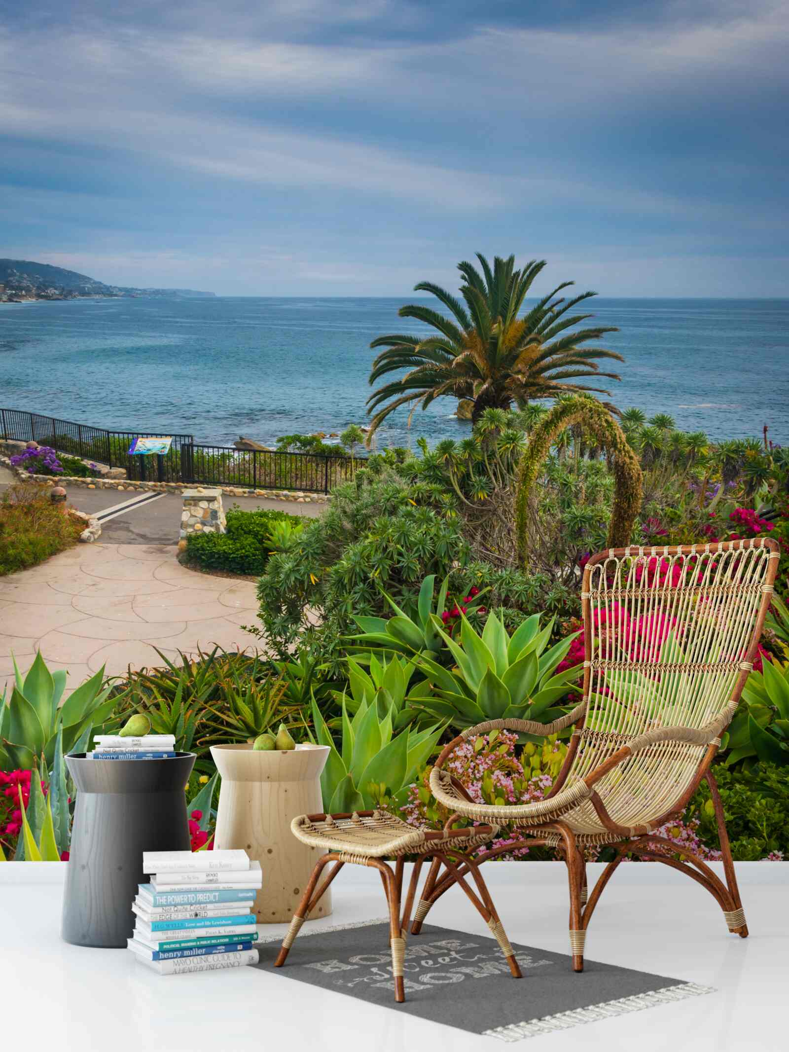 Papier peint la verdure pousse près du bord de l'océan