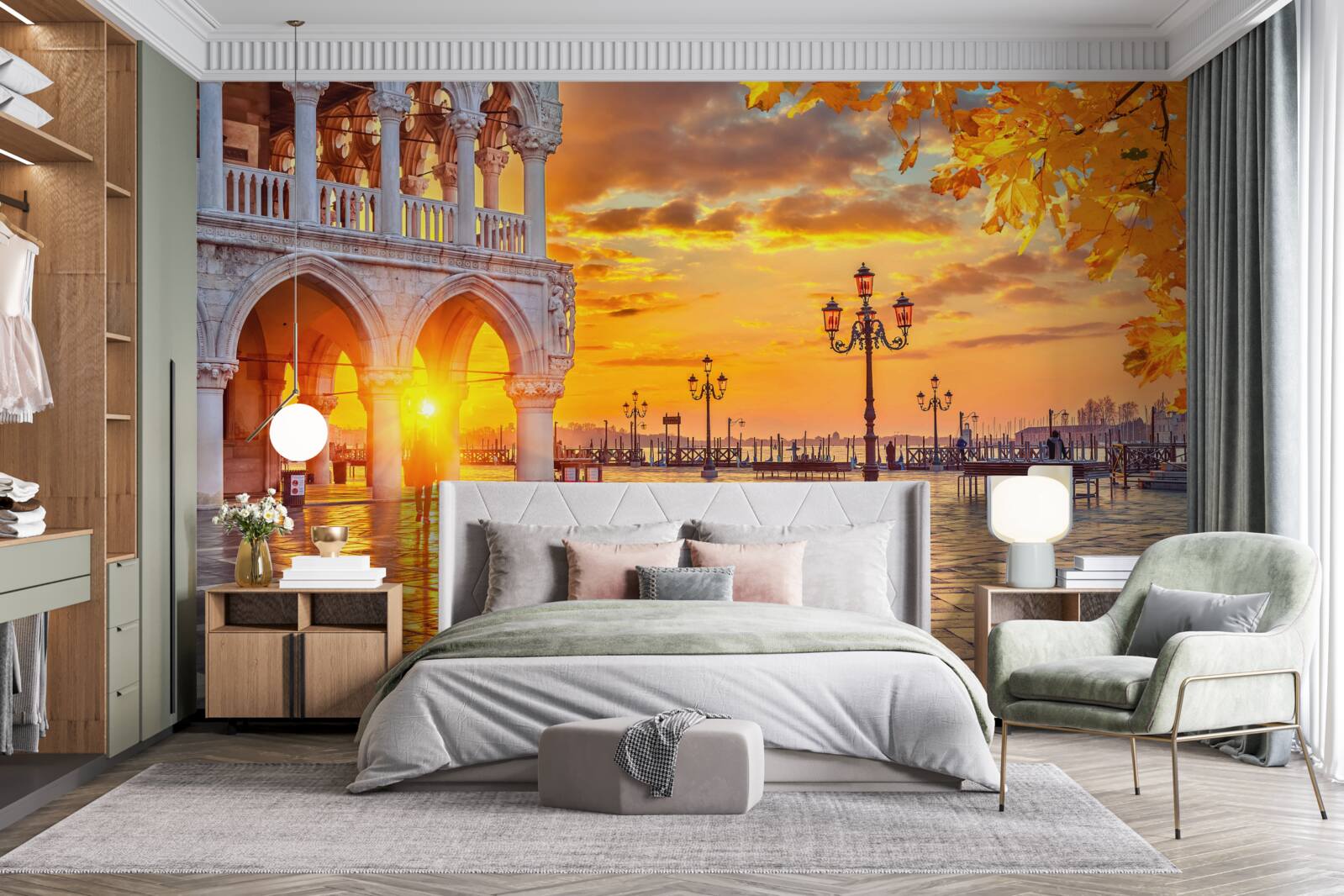 Papier peint rayons chauds et lumineux du soleil couchant sur la place principale