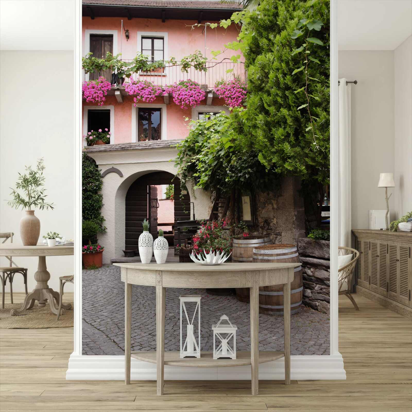 Papier peint végétation avec des fleurs près des escaliers