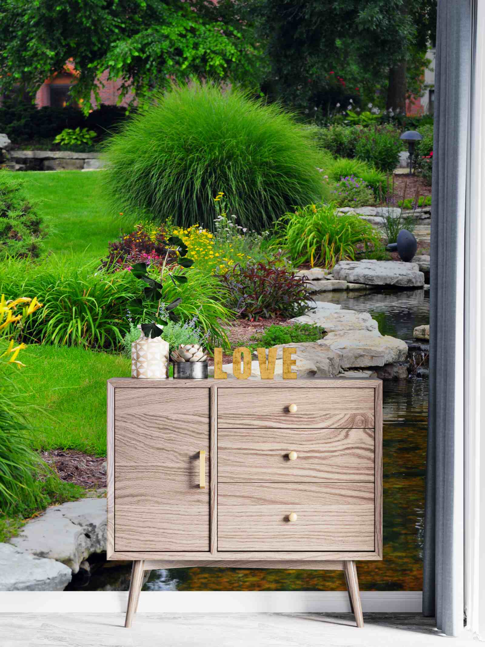 Papier peint fleurs près d'un étang dans le jardin