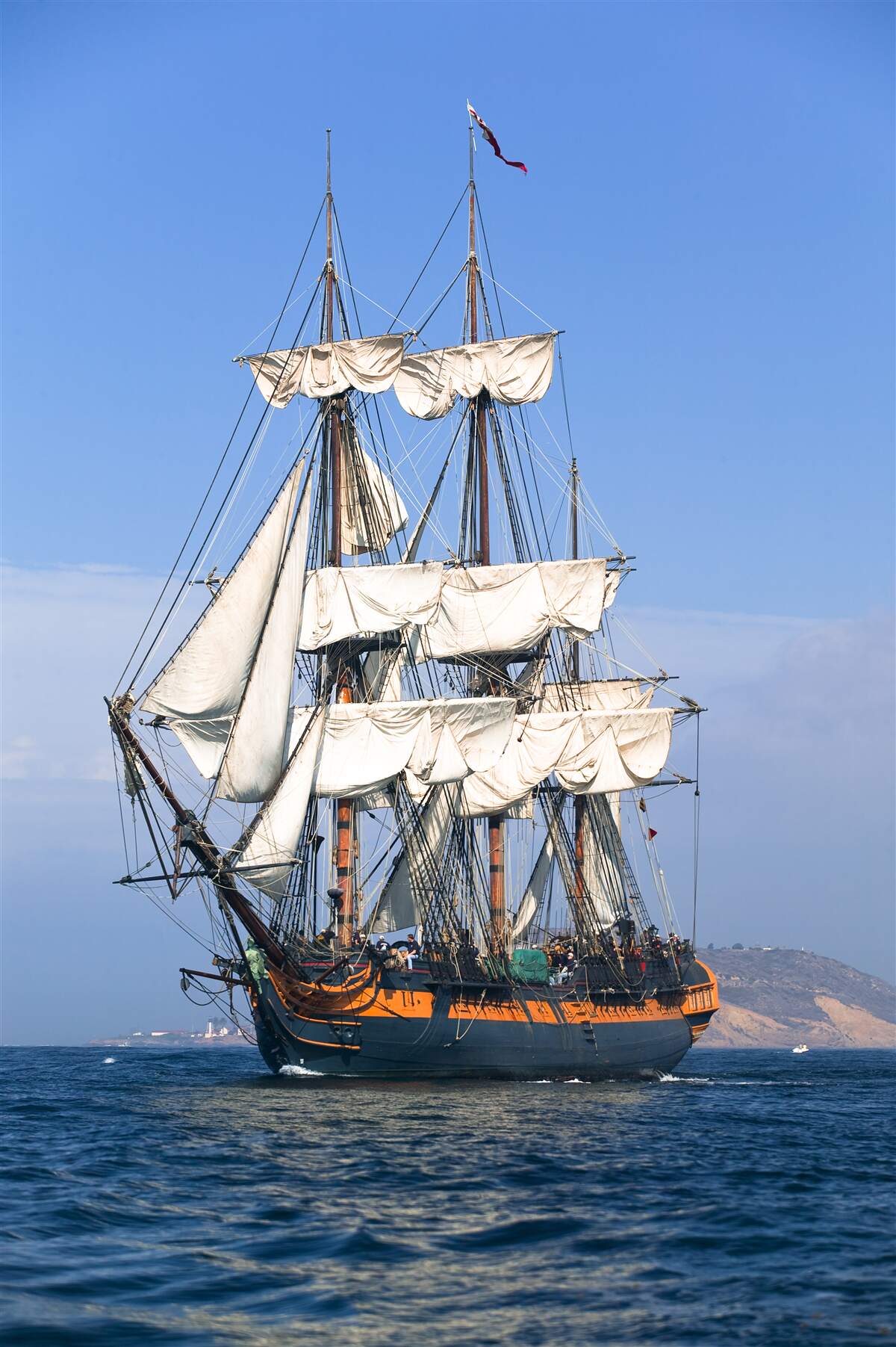 Papier peint grand voilier attendant le vent