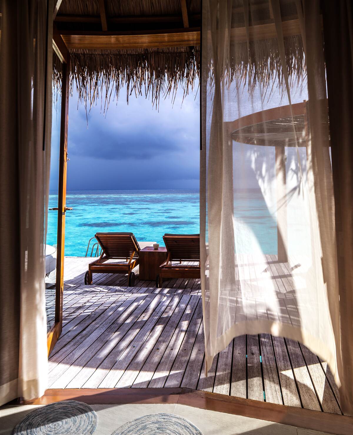 Papier peint balcon avec vue sur l'océan