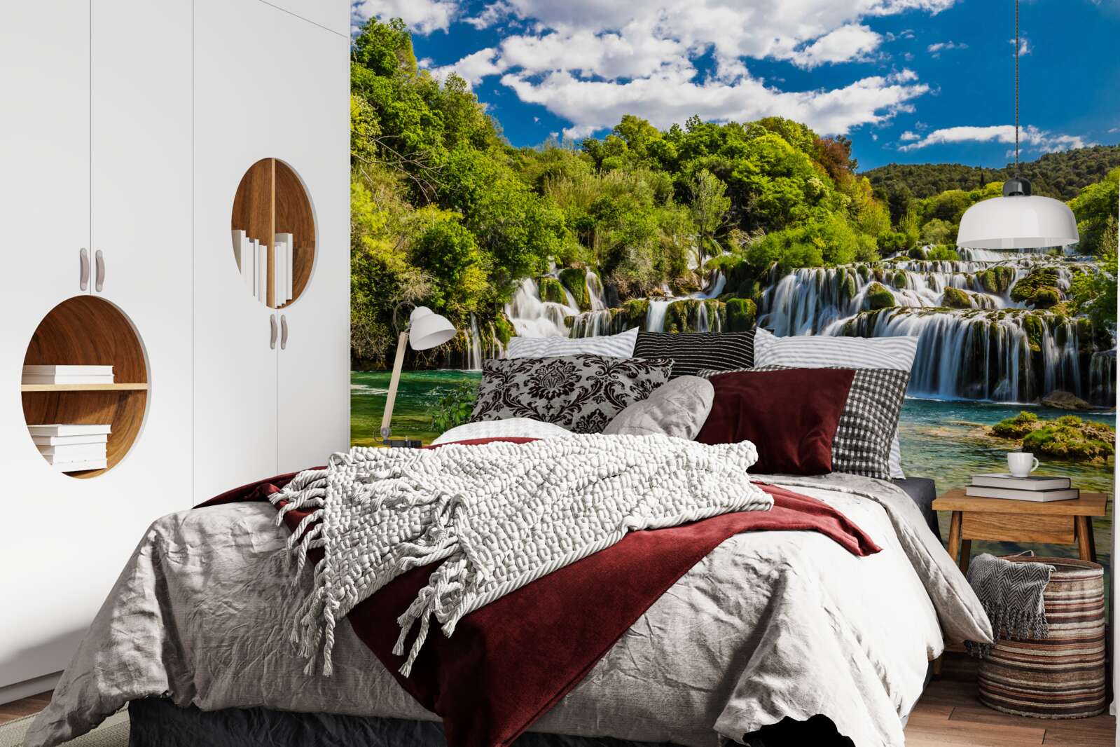 Papier peint une énorme chute d'eau qui s'écrase sur une île tropicale