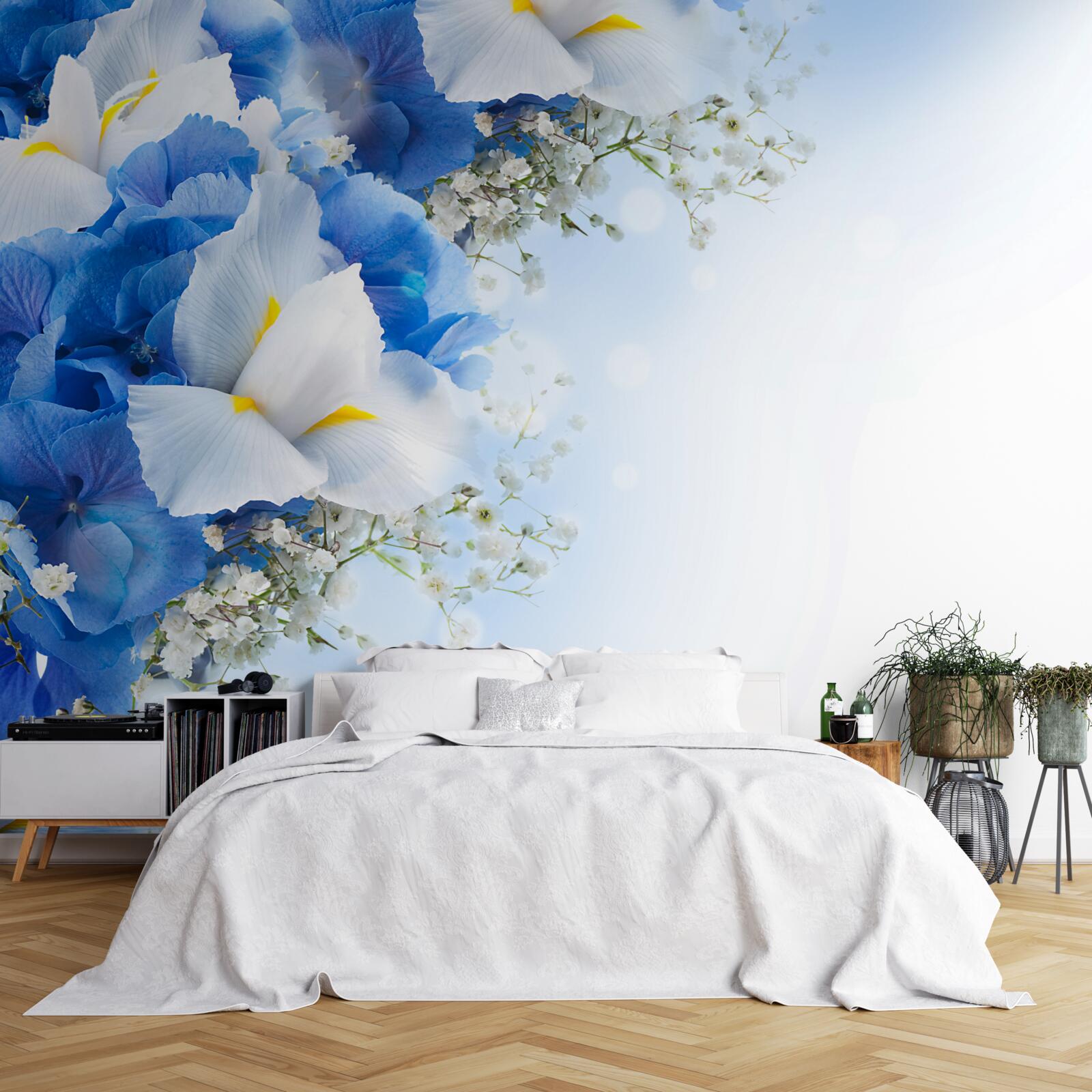 Papier peint peinture bleue et bourgeons blancs près de l'étang