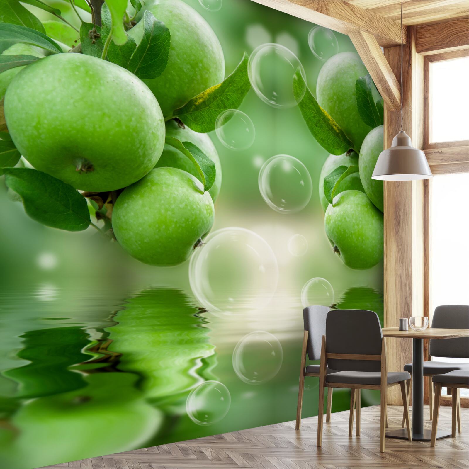 Papier peint pommes vertes juteuses reflet dans l'eau