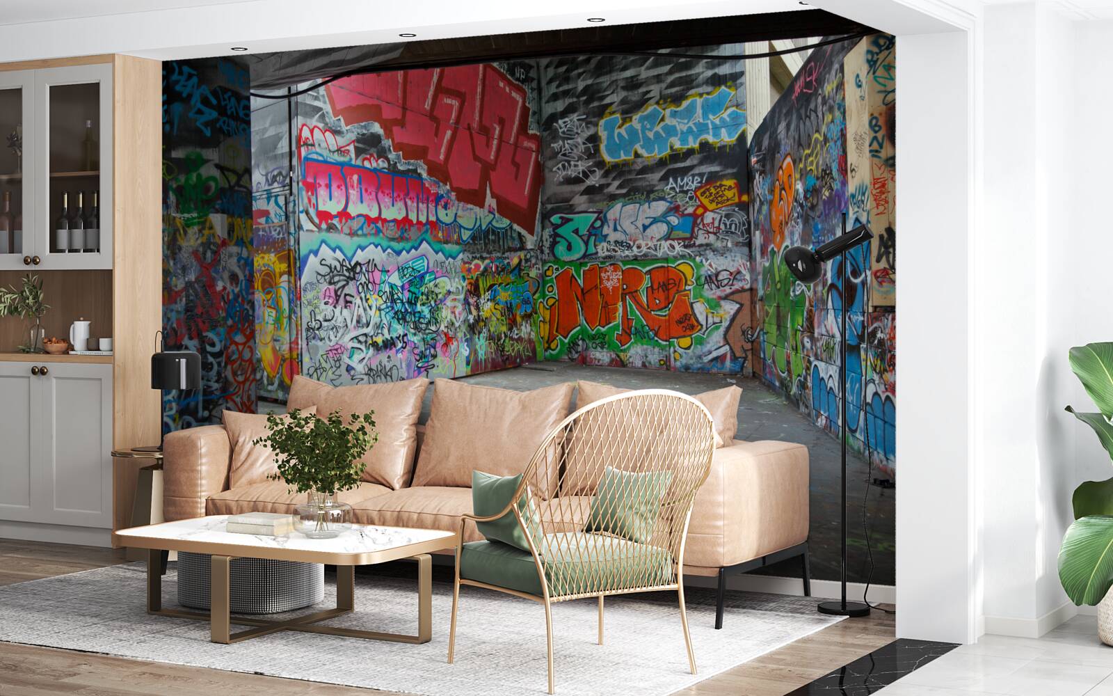 Papier peint des graffitis ornent les murs du passage souterrain