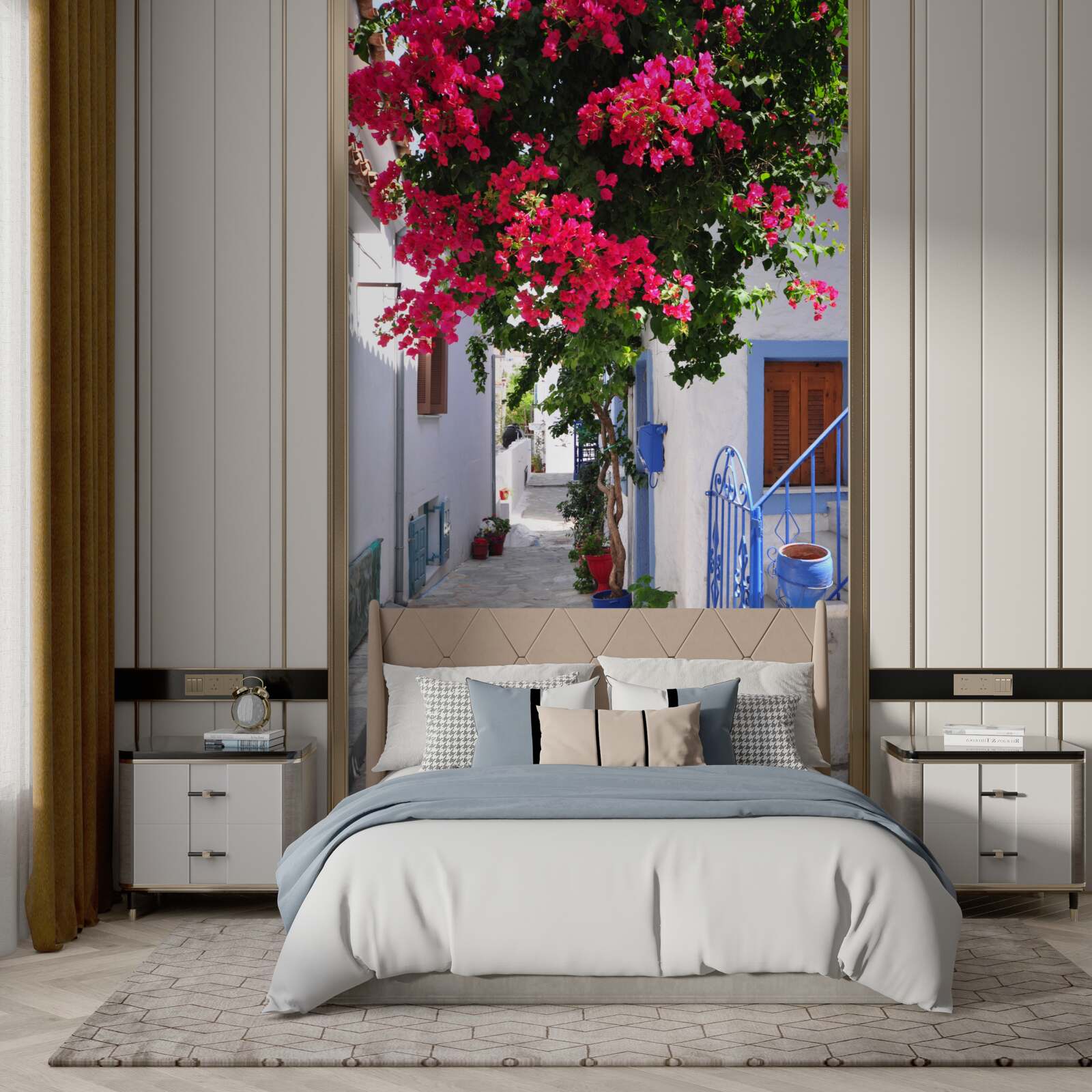 Papier peint En Grèce, les fleurs rouges poussent près des maisons blanches.