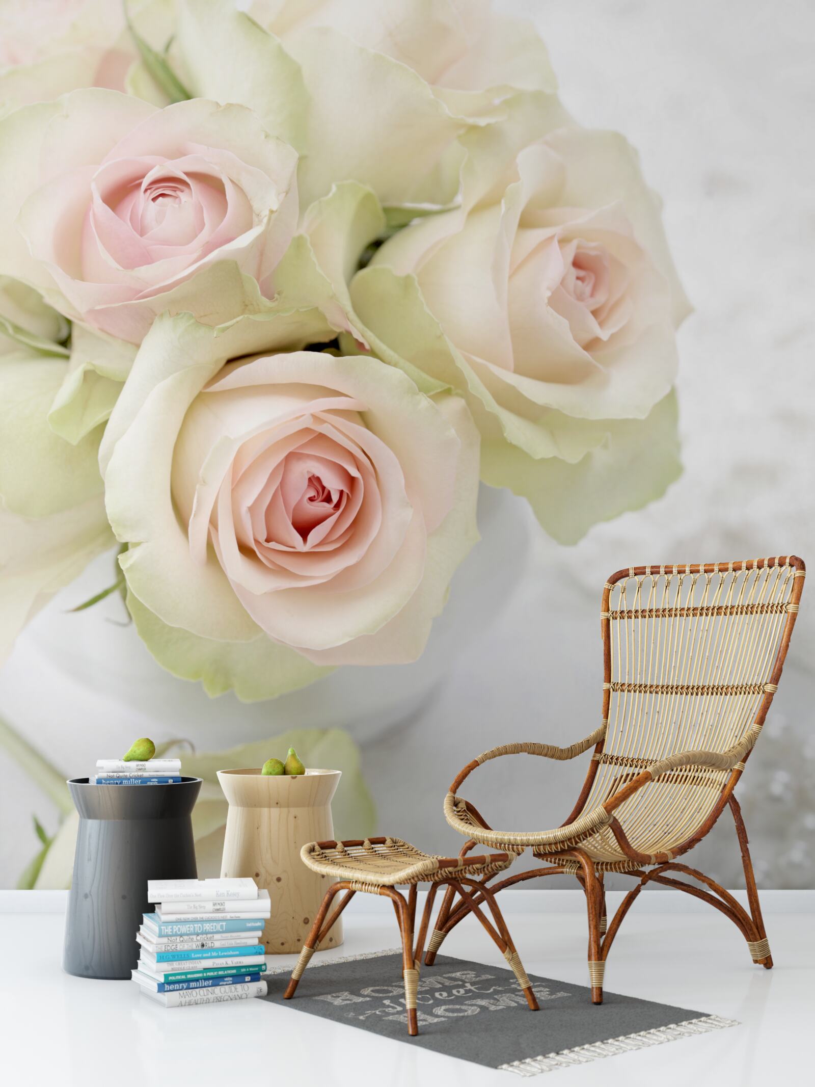 Papier peint composition de délicates roses roses pâles et de perles