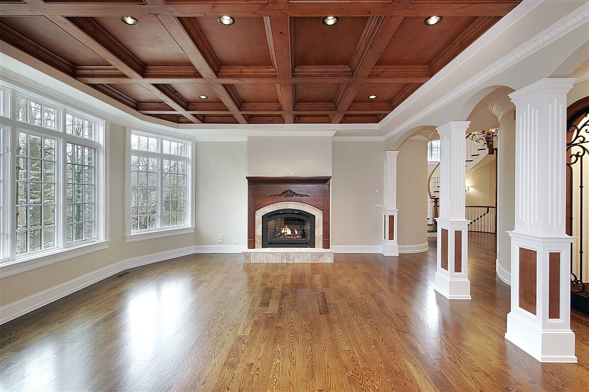 Papier peint intérieur avec une élégante combinaison de pierre blanche et de bois