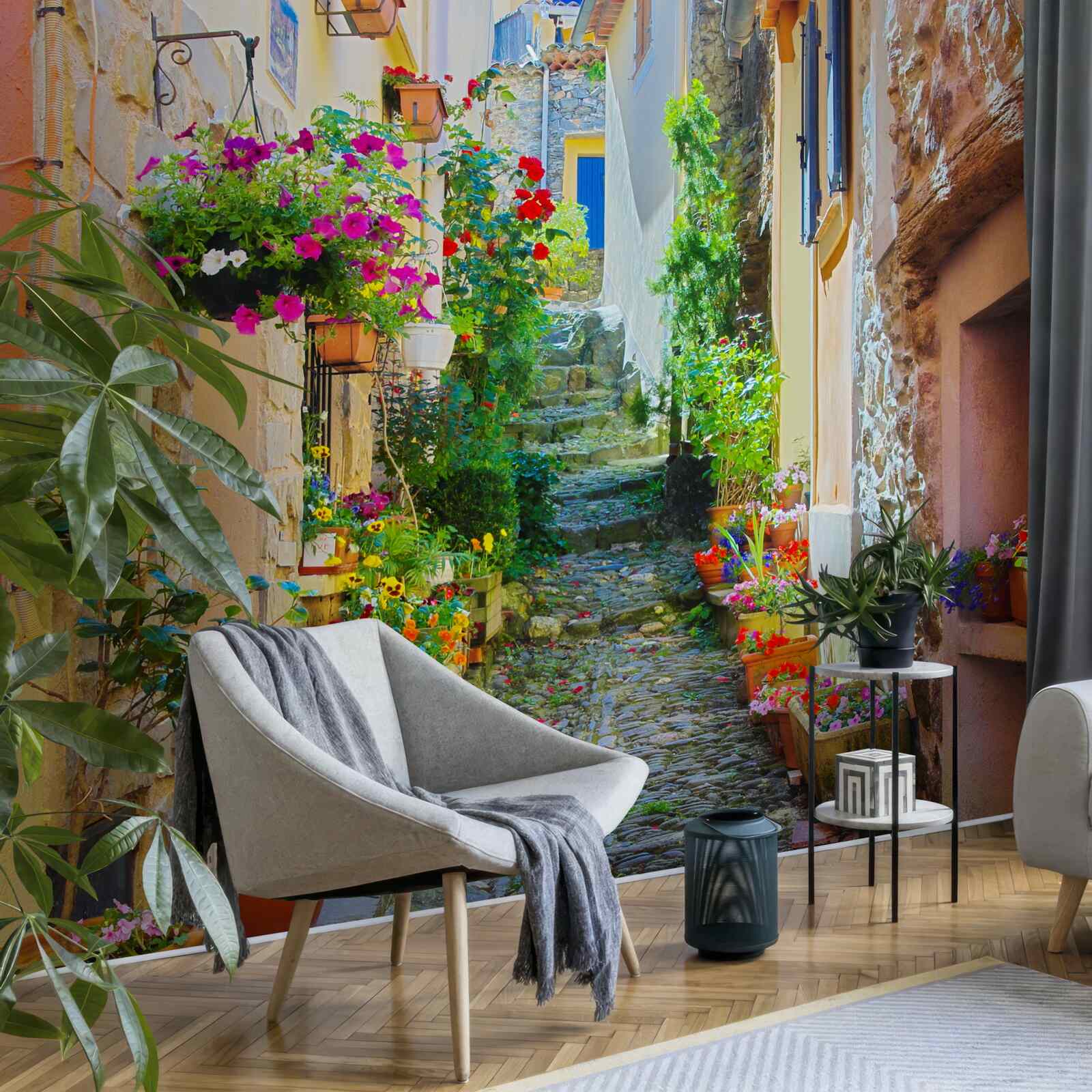 Papier peint une rue étroite et accueillante de la vieille ville, entourée de fleurs