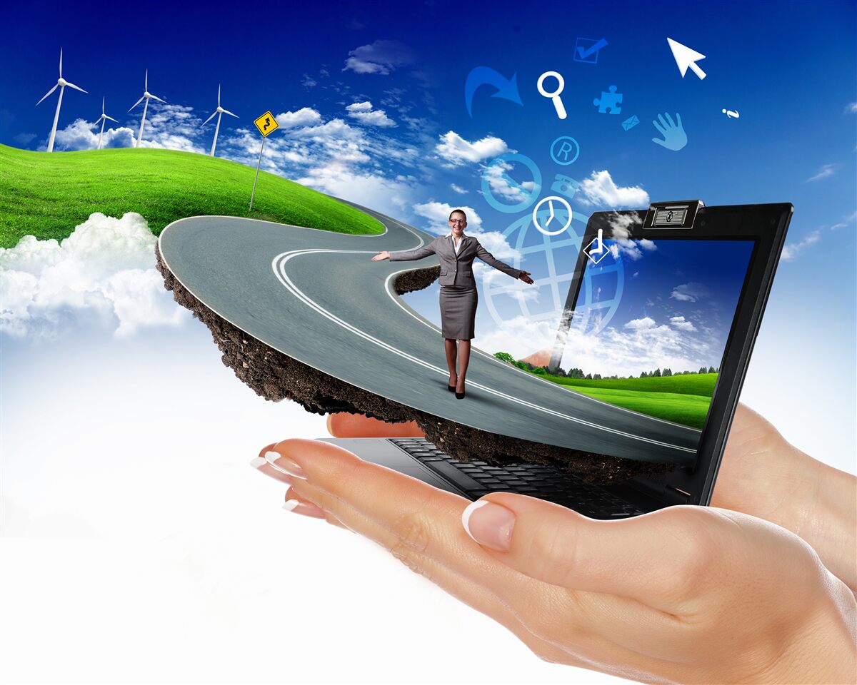 Papier peint dans le ciel est une abstraction coûteuse avec une fille qui marche