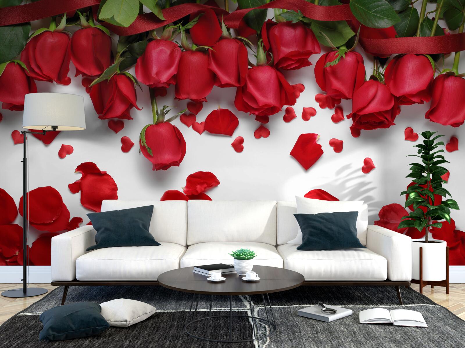 Papier peint les pétales tombent des roses rouges et écarlates