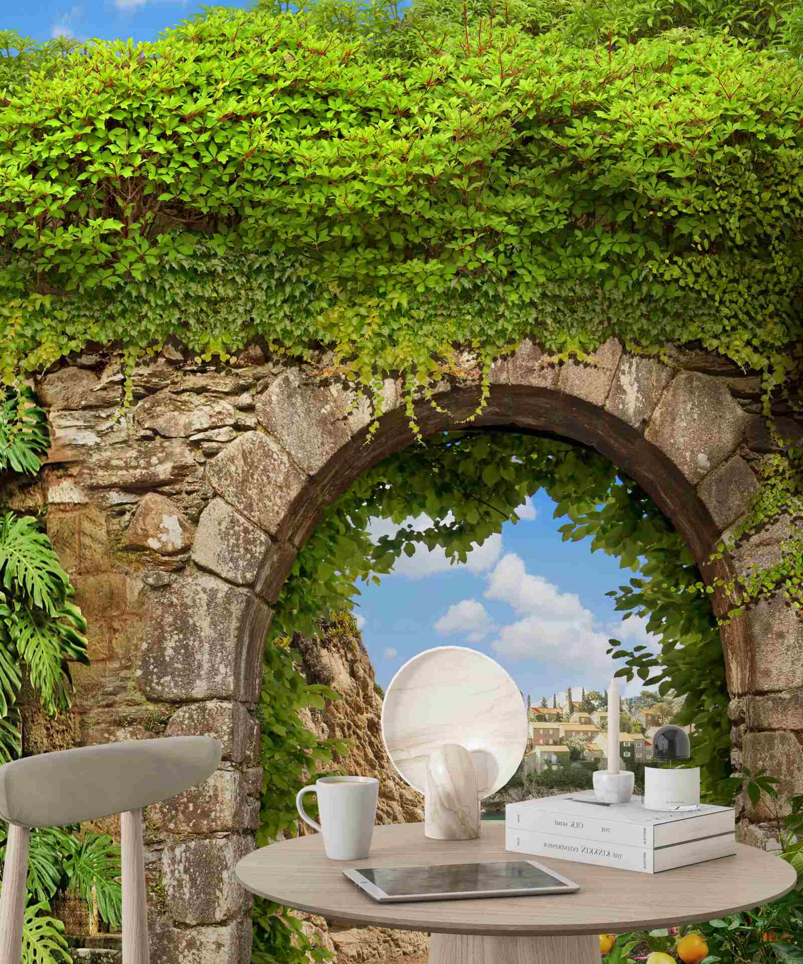 Papier peint Vieille arche de pierre entrelacée de verdure