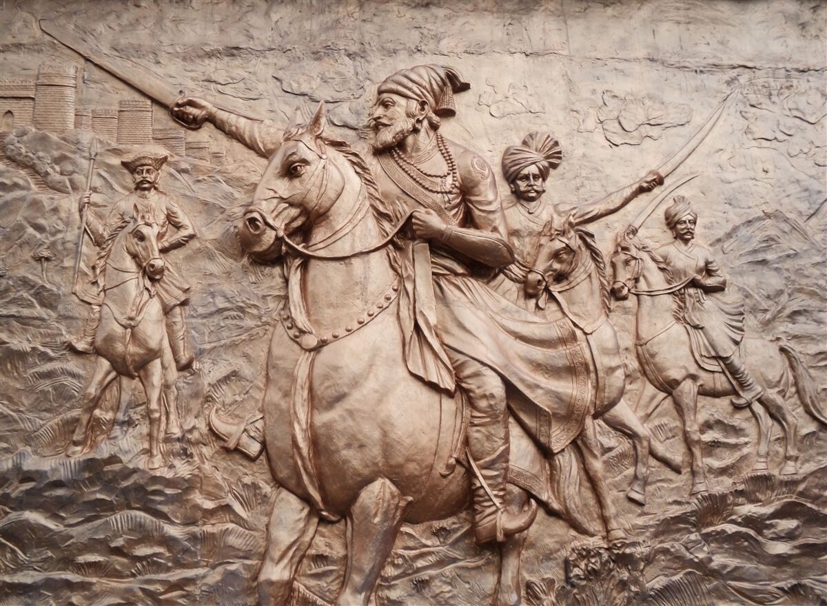 Papier peint relief représentant des guerriers combattant à cheval