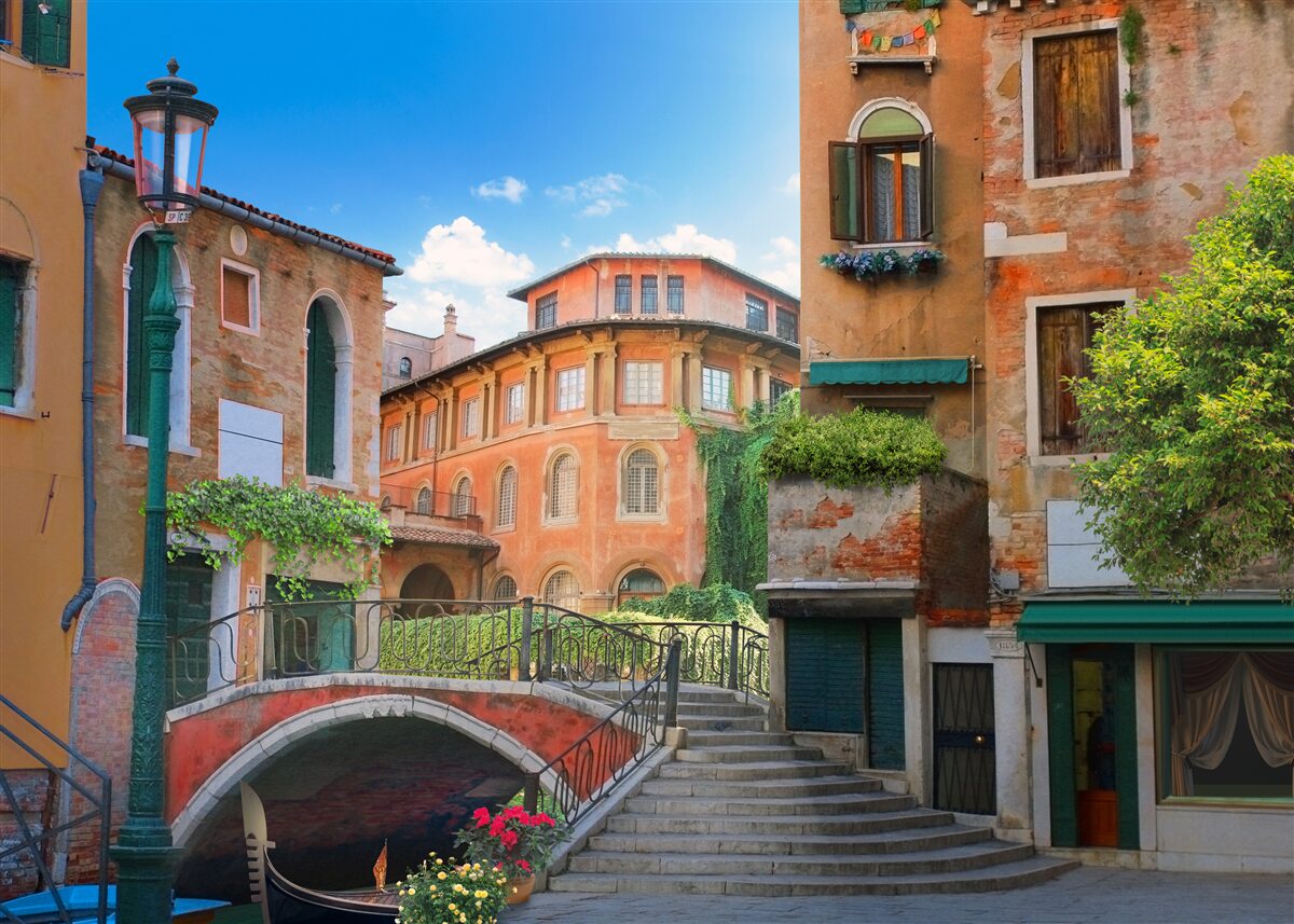 Papier peint les bâtiments et la structure des ponts endommagés