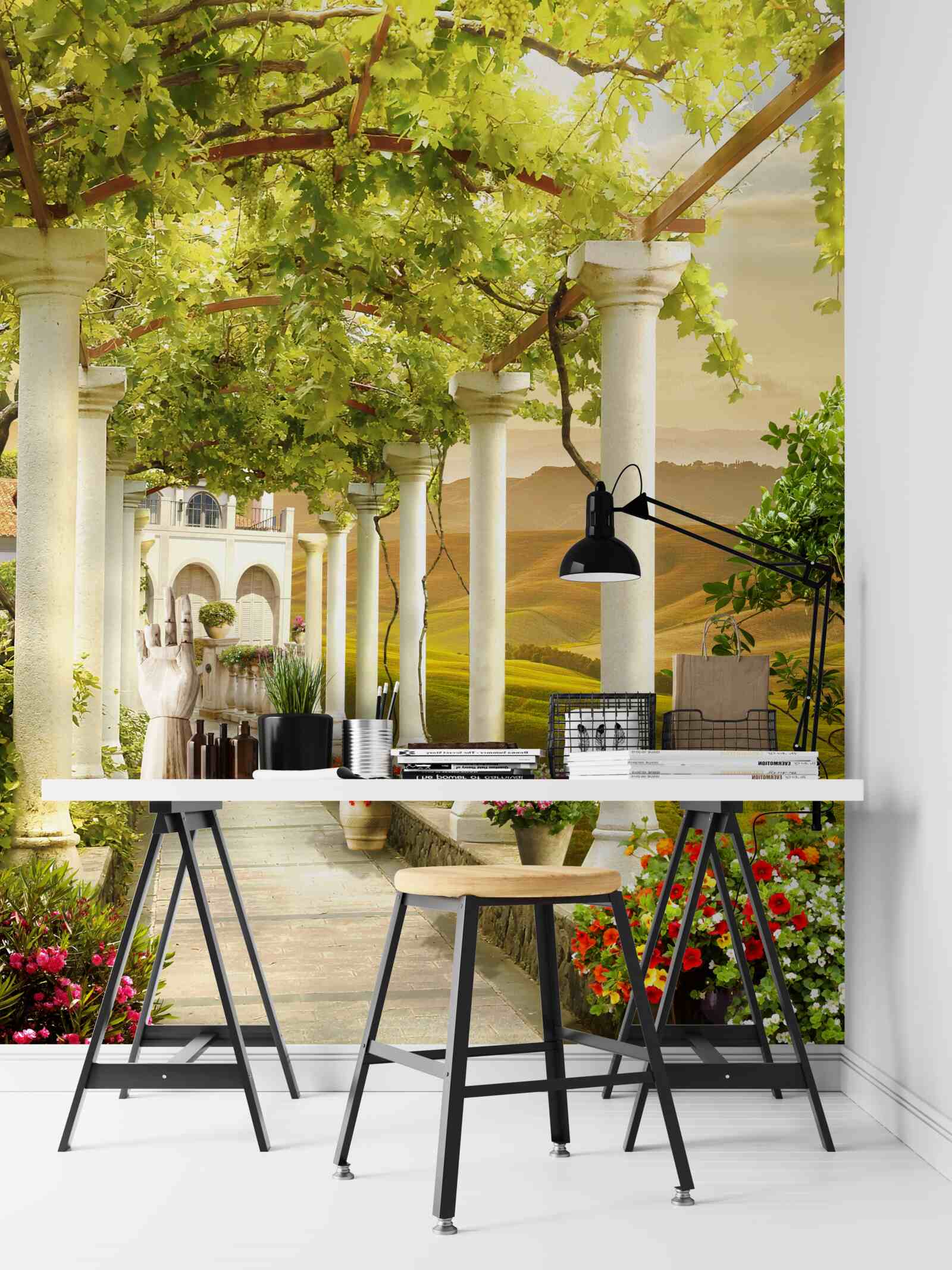 Papier peint les vignes s'enroulent autour des colonnes