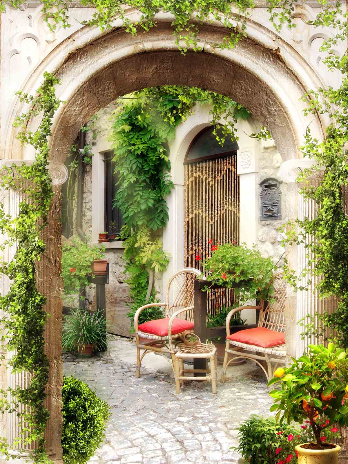 Papier peint ancienne cour dans la partie historique de la ville