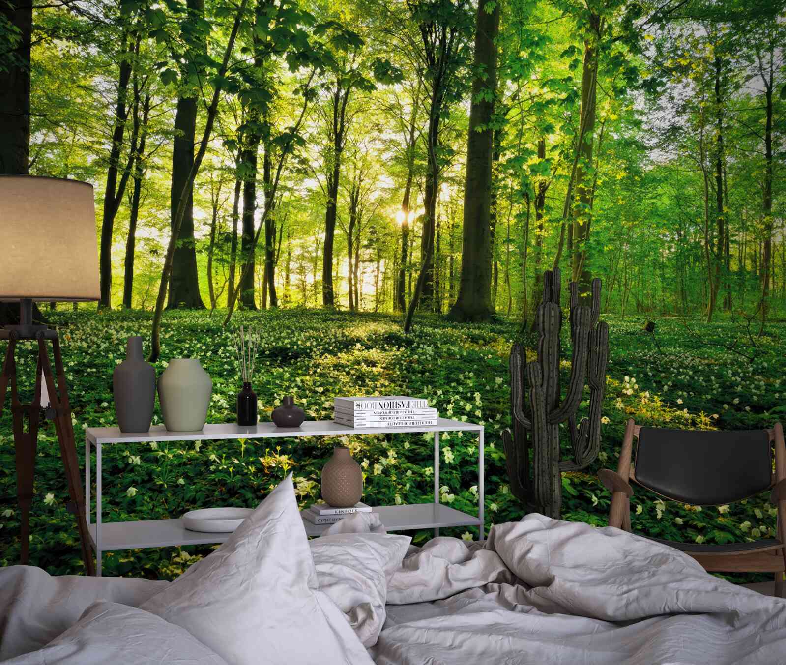 Papier peint une clairière dans une forêt couverte de fleurs