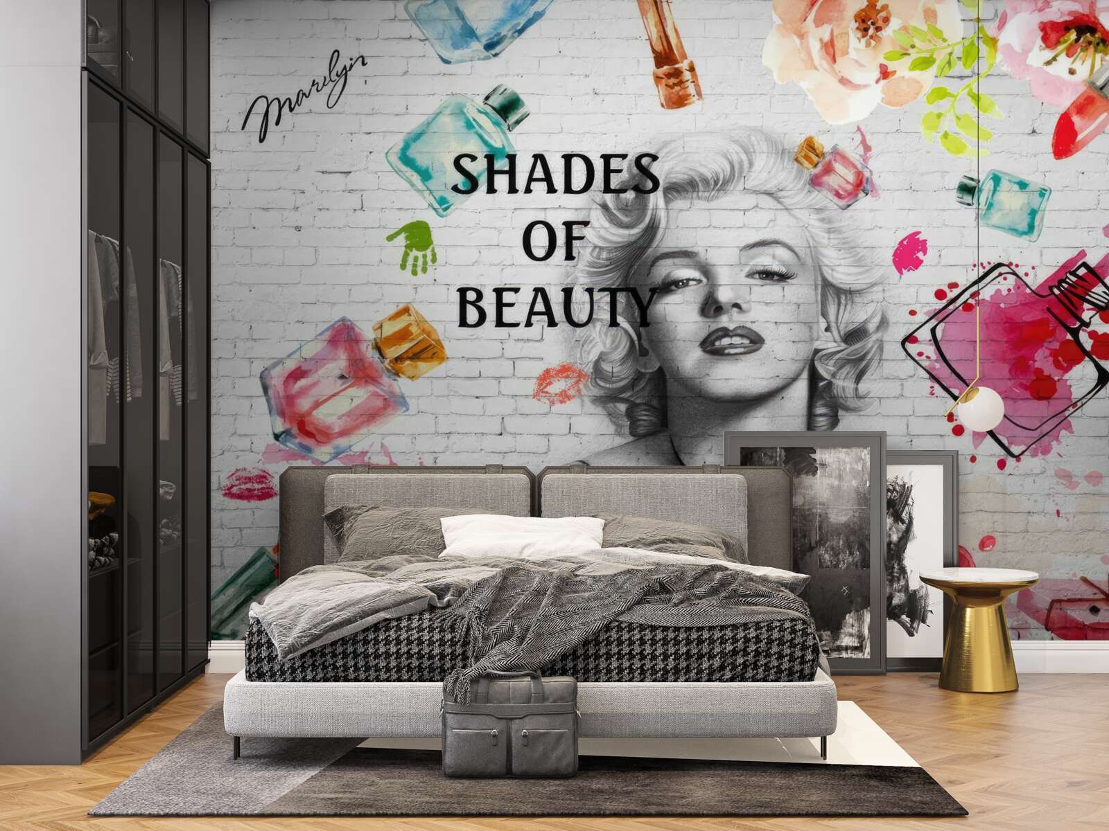 Papier peint monroe contre un mur de briques blanches